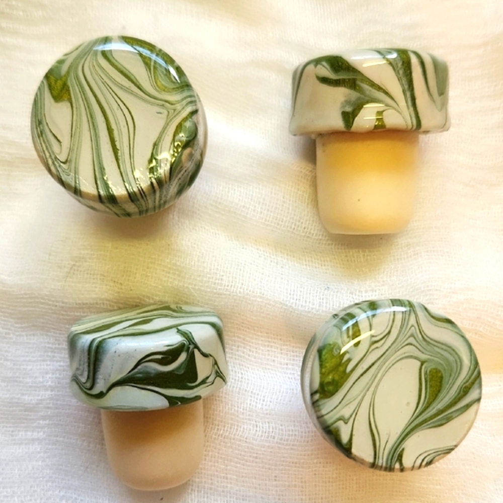 Hand Crafted Wine Stoppers Resin Acrylic Painted Metallic Bottle Plug Decorative